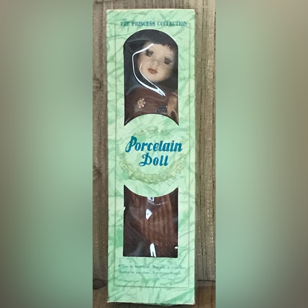 The Princess Collection: Porcelain Doll. Mint Condition, In Original Box.